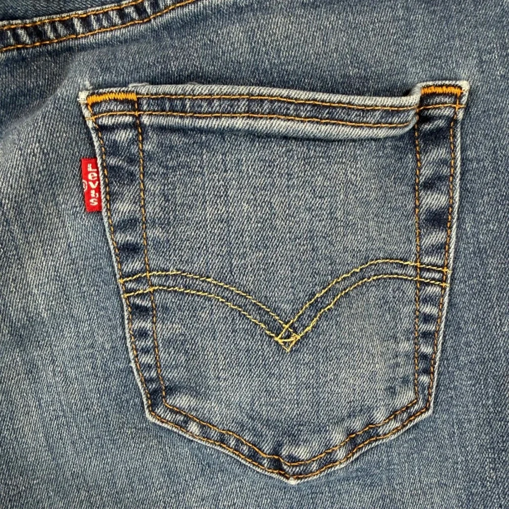 Levis 501 Original Fit Jeans Mens 30x32 Medium Wash Blue Button Fly Straight Leg